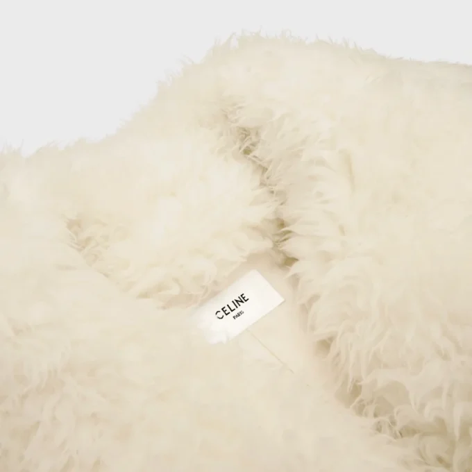 Jacke aus flauschiger Wolle Jacke aus flauschiger Wolle