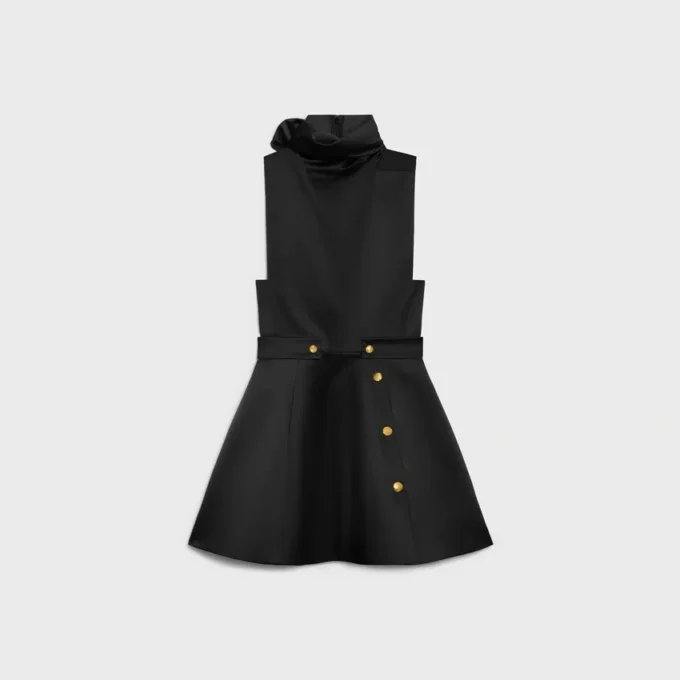 Kleid aus Seide Kleid aus Seide