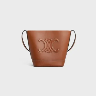 Kleine Cuir Triomphe-Beuteltasche aus glattem Kalbsleder
