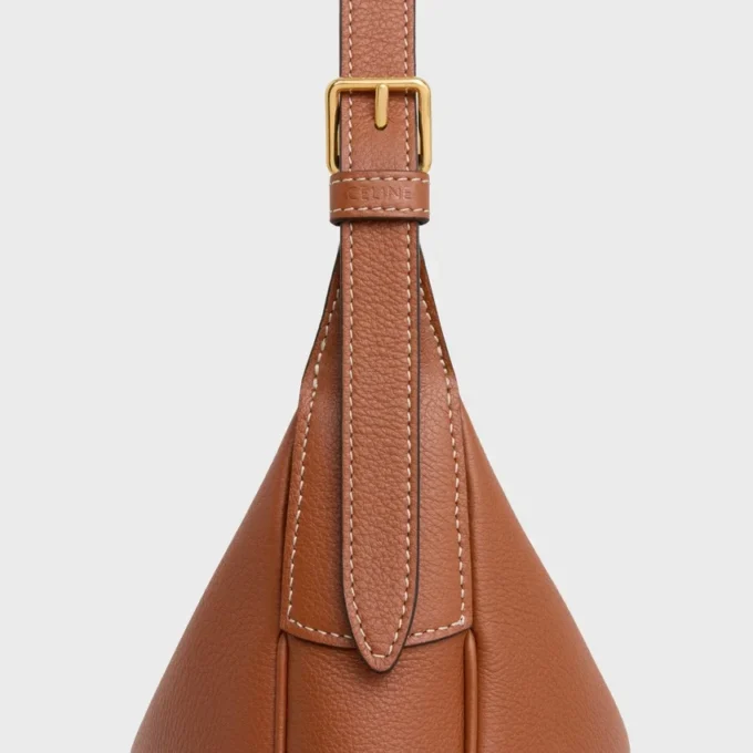 Kleine HeloïSe-Tasche aus geschmeidigem genarbtem Kalbsleder Kleine HeloïSe-Tasche aus geschmeidigem genarbtem Kalbsleder
