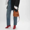 Kleine Hobo-Tasche aus geschmeidigem, glattem Kalbsleder Kleine Hobo-Tasche aus geschmeidigem, glattem Kalbsleder