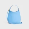 Kleine Hobo-Tasche aus geschmeidigem, glattem Kalbsleder Kleine Hobo-Tasche aus geschmeidigem, glattem Kalbsleder