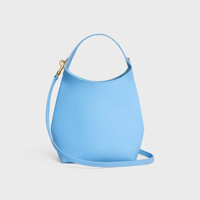 Kleine Hobo-Tasche aus geschmeidigem, glattem Kalbsleder Kleine Hobo-Tasche aus geschmeidigem, glattem Kalbsleder