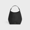 Kleine Hobo-Tasche aus geschmeidigem, glattem Kalbsleder Kleine Hobo-Tasche aus geschmeidigem, glattem Kalbsleder
