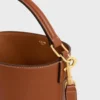 Kleine Louise-Beuteltasche aus glattem Kalbsleder