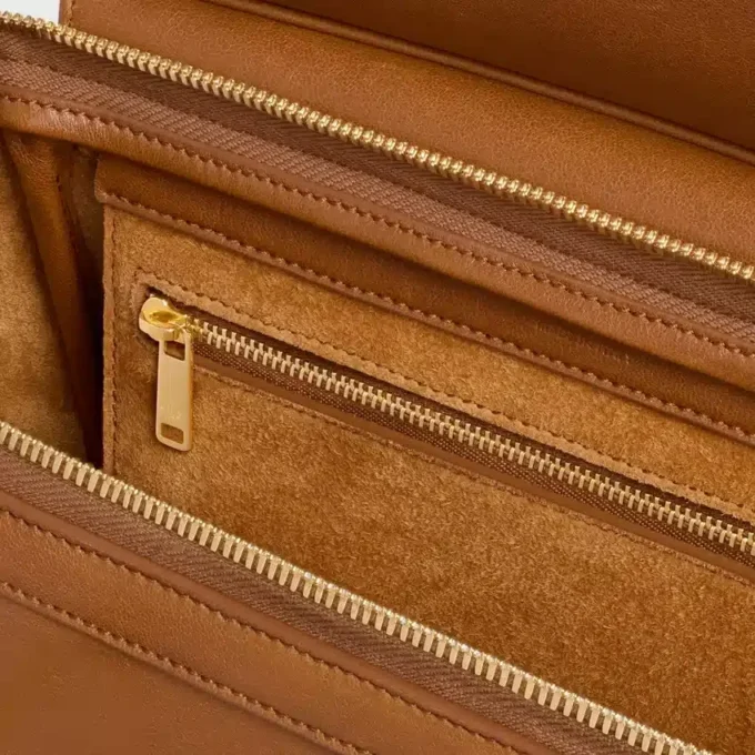 Kleine Luggage aus geschmeidigem, glänzendem Lammleder Kleine Luggage aus geschmeidigem, glänzendem Lammleder