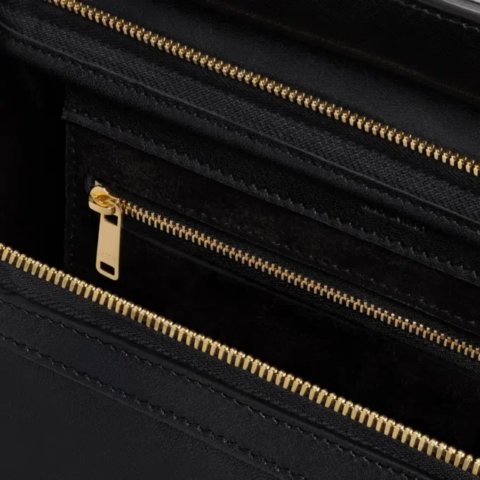 Kleine Luggage aus geschmeidigem, glänzendem Lammleder Kleine Luggage aus geschmeidigem, glänzendem Lammleder