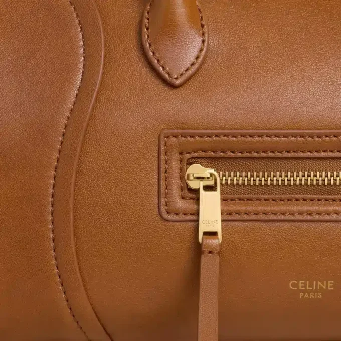 Kleine Luggage aus geschmeidigem, glänzendem Lammleder Kleine Luggage aus geschmeidigem, glänzendem Lammleder