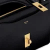 Kleine Tasche „16“ aus satiniertem Kalbsleder Kleine Tasche „16“ aus satiniertem Kalbsleder