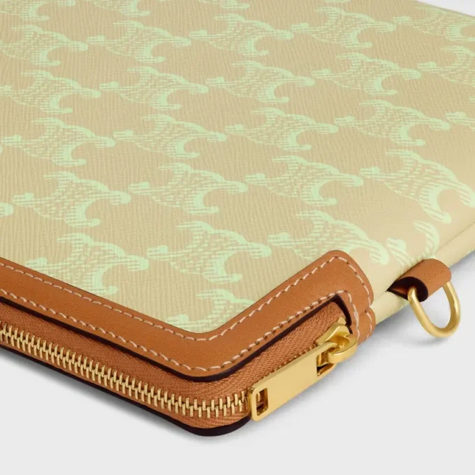 Kleine Tasche mit Riemen aus Cuir Triomphe in Toile Triomphe und Kalbsleder Kleine Tasche mit Riemen aus Cuir Triomphe in Toile Triomphe und Kalbsleder