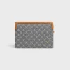 Kleine Tasche mit Riemen aus Cuir Triomphe mit durchgehendem Jacquard-Triomphe-Muster Kleine Tasche mit Riemen aus Cuir Triomphe mit durchgehendem Jacquard-Triomphe-Muster
