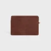 Kleine Tasche mit Riemen Cuir Triomphe aus genarbtem Kalbsleder Kleine Tasche mit Riemen Cuir Triomphe aus genarbtem Kalbsleder