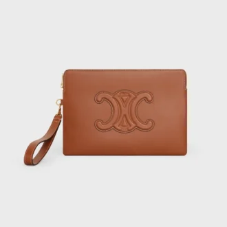 Kleine Tasche mit Riemen Cuir Triomphe aus glattem Kalbsleder