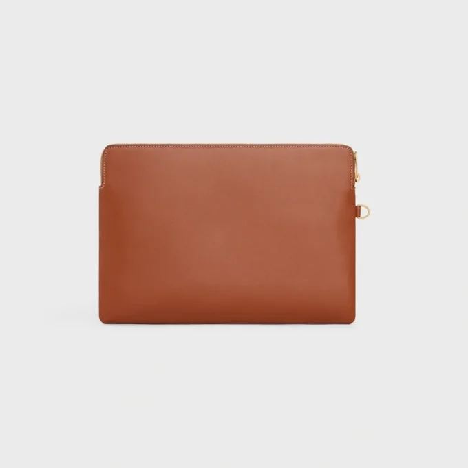 Kleine Tasche mit Riemen Cuir Triomphe aus glattem Kalbsleder Kleine Tasche mit Riemen Cuir Triomphe aus glattem Kalbsleder