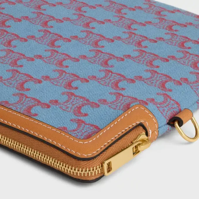 Kleine Tasche mit Riemen Cuir Triomphe aus Textil mit durchgehendem Triomphe-Muster Kleine Tasche mit Riemen Cuir Triomphe aus Textil mit durchgehendem Triomphe-Muster