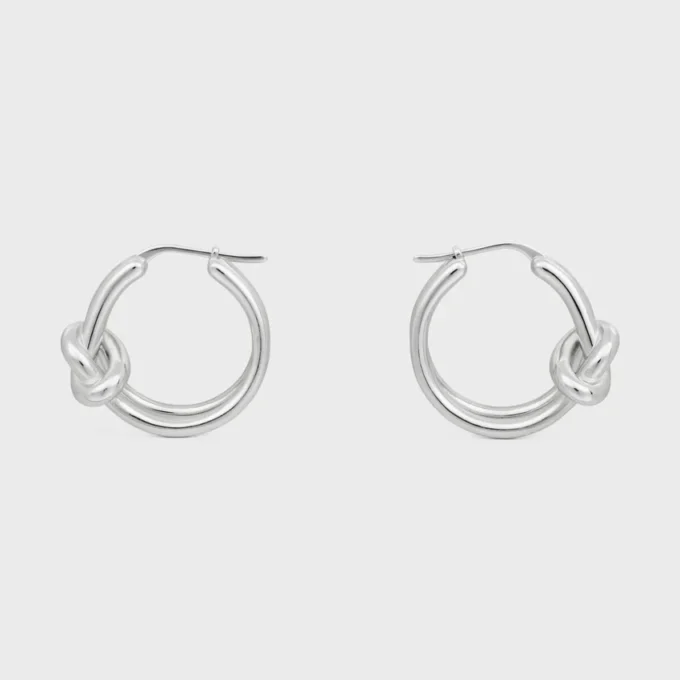 Knot Double Hoops aus Messing mit Rhodium-Finish Knot Double Hoops aus Messing mit Rhodium-Finish