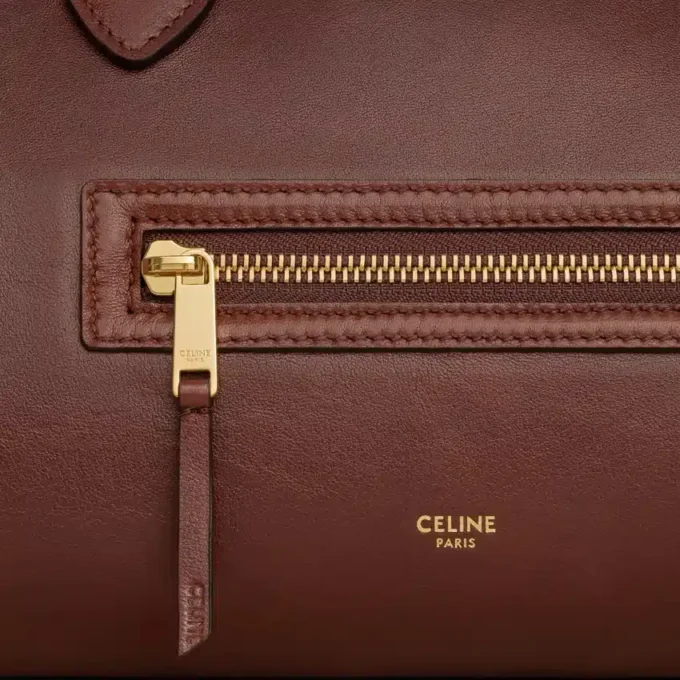 Luggage aus geschmeidigem, glänzendem Lammleder Luggage aus geschmeidigem, glänzendem Lammleder