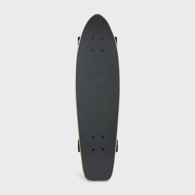 Mini-Cruiser aus Holz mit CELINE-Aufdruck