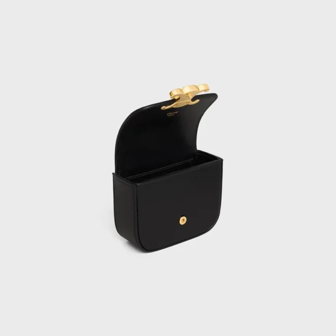 Mini-Tasche „Claude“ mit Kette aus glänzendem Kalbsleder Mini-Tasche „Claude“ mit Kette aus glänzendem Kalbsleder