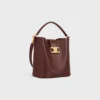 Mittlere Bucket Louise aus glattem Kalbsleder Mittlere Bucket Louise aus glattem Kalbsleder