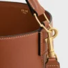 Mittlere Bucket Louise aus glattem Kalbsleder Mittlere Bucket Louise aus glattem Kalbsleder
