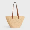 Mittlere, geschmeidige CELINE Classic Panier aus Raffia und Kalbsleder Mittlere, geschmeidige CELINE Classic Panier aus Raffia und Kalbsleder