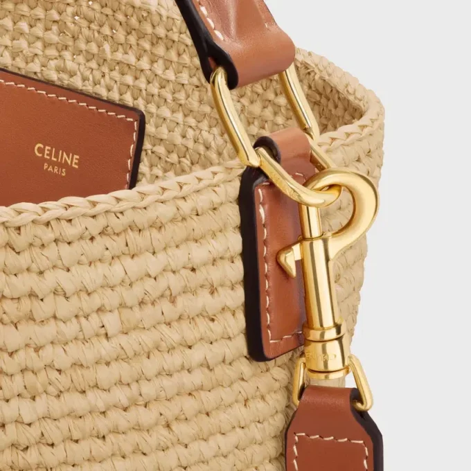 Mittlere Louise-Beuteltasche aus Raffia und Kalbsleder