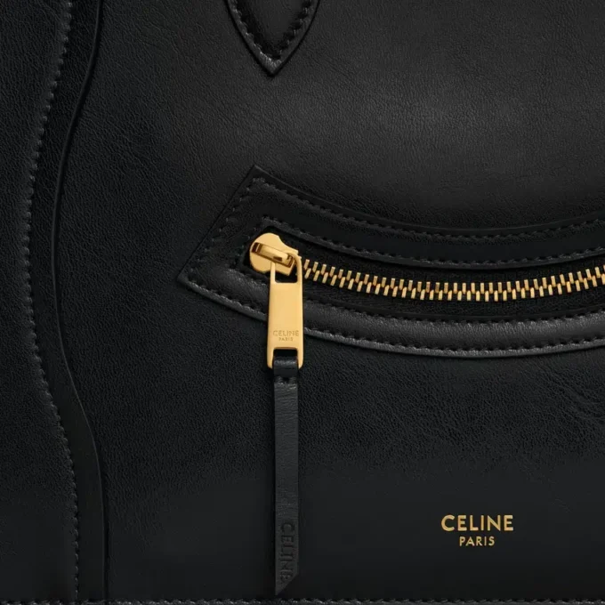 Mittlere Tasche aus glänzendem Kalbsleder