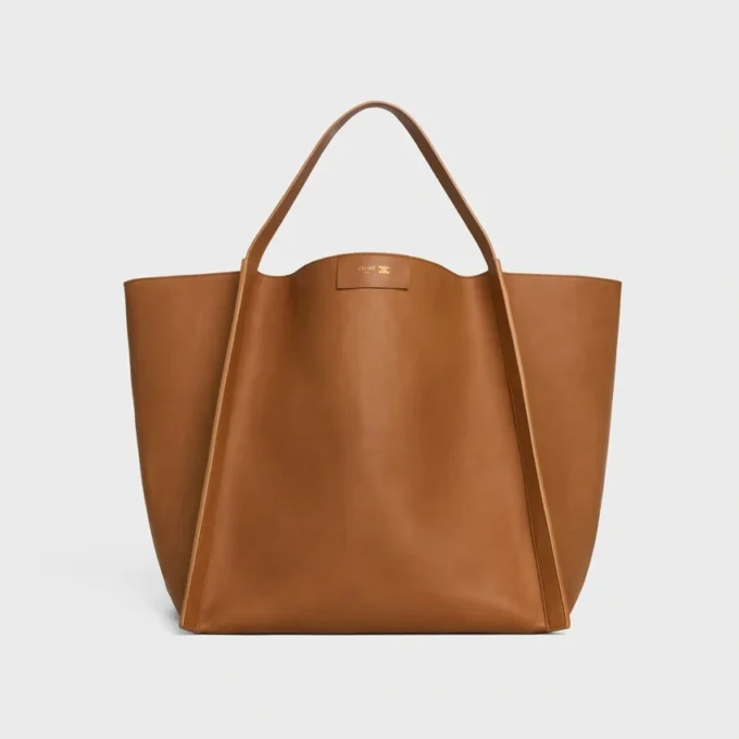 Mittlere Würfeltasche aus geschmeidigem Kalbsleder Mittlere Würfeltasche aus geschmeidigem Kalbsleder