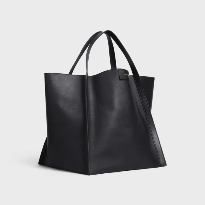 Mittlere Würfeltasche aus geschmeidigem Kalbsleder Mittlere Würfeltasche aus geschmeidigem Kalbsleder