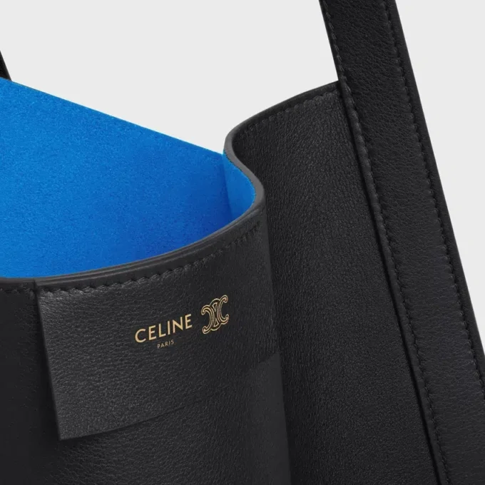 Mittlere Würfeltasche aus geschmeidigem Kalbsleder Mittlere Würfeltasche aus geschmeidigem Kalbsleder