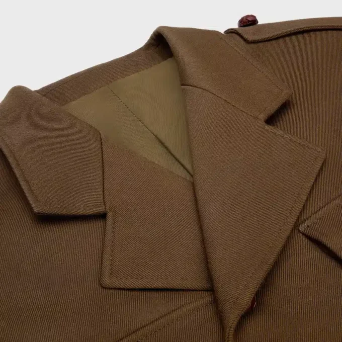 Peplum-Jacke aus diagonal gewebter Wolle