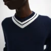 Pullover mit V-Ausschnitt aus Kaschmir Pullover mit V-Ausschnitt aus Kaschmir