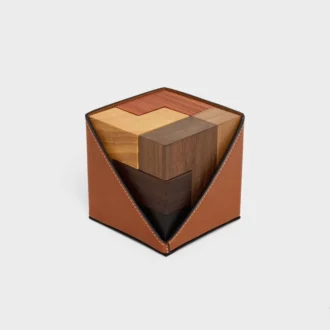 Puzzle-Würfel in Holz und Etui aus naturbelassenem Kalbsleder