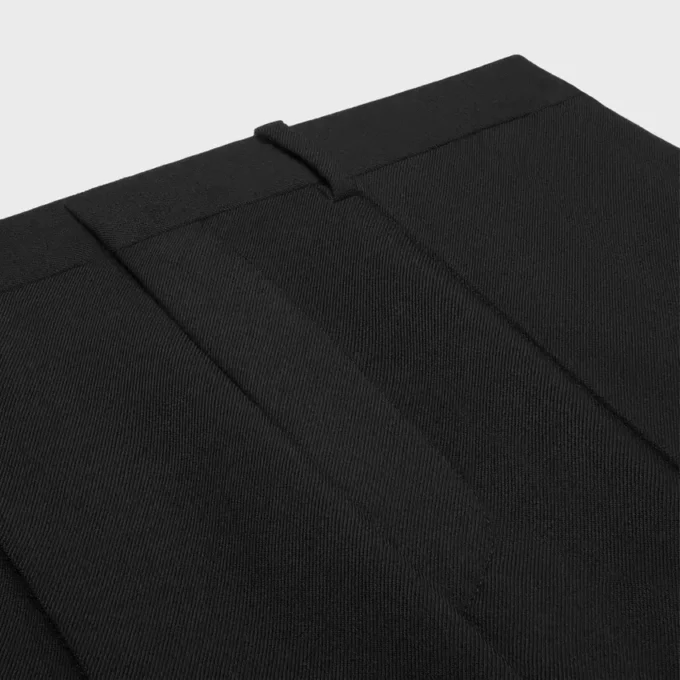 Schmale Hose aus Stretch-Wollgabardine Schmale Hose aus Stretch-Wollgabardine
