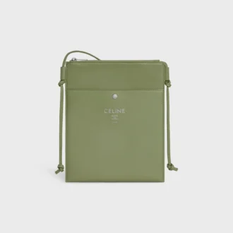 Sharp Pouch Take Away aus glattem Lammleder