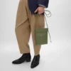 Sharp Pouch Take Away aus glattem Lammleder Sharp Pouch Take Away aus glattem Lammleder