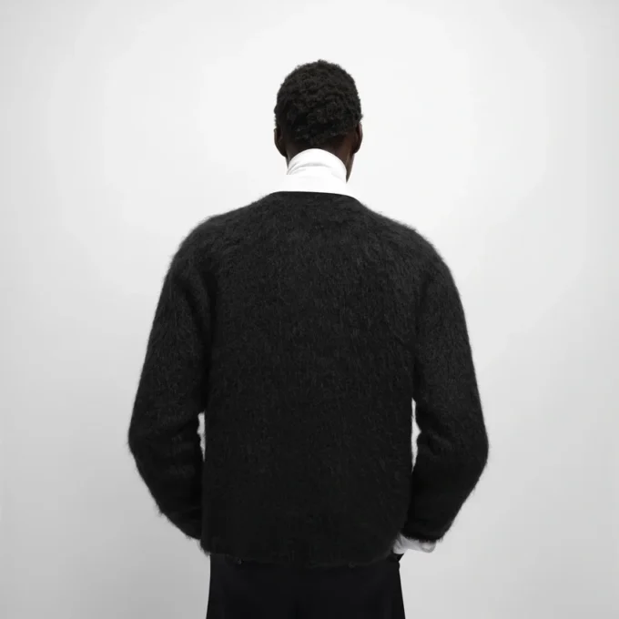 Strickjacke aus gebürstetem Mohair Strickjacke aus gebürstetem Mohair