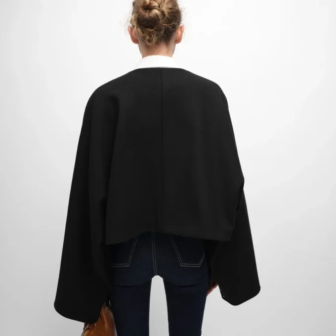 Strickjacke aus Wollstoff Strickjacke aus Wollstoff