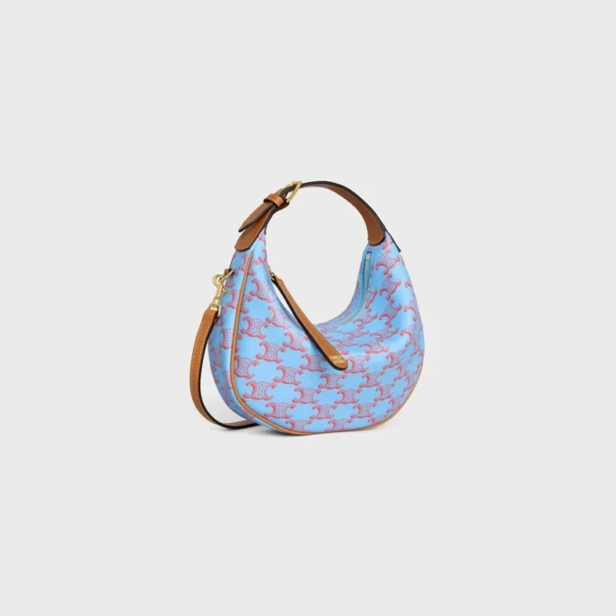 Teen Celine Lulu aus Triomphe Canvas