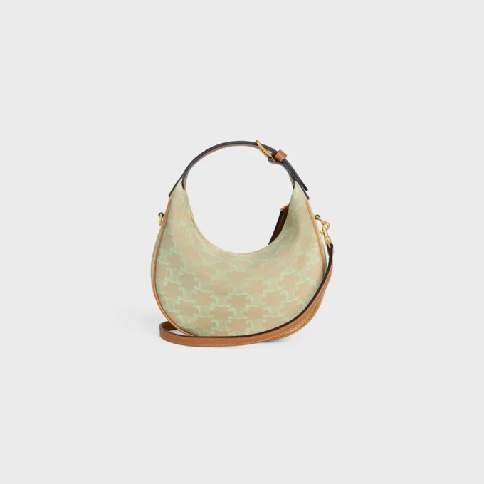 Teen Celine Lulu aus Triomphe Canvas