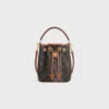 Teen Clara Tasche aus Triomphe Canvas und Kalbsleder Teen Clara Tasche aus Triomphe Canvas und Kalbsleder