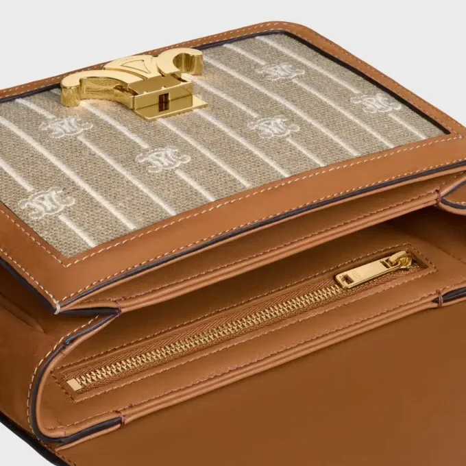 Teen Triomphe Tasche aus Textil mit durchgehendem Triomphe-Muster und Kalbsleder Teen Triomphe Tasche aus Textil mit durchgehendem Triomphe-Muster und Kalbsleder