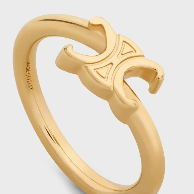 Triomphe Asymmetrischer Ring aus Messing mit Goldfinish Triomphe Asymmetrischer Ring aus Messing mit Goldfinish