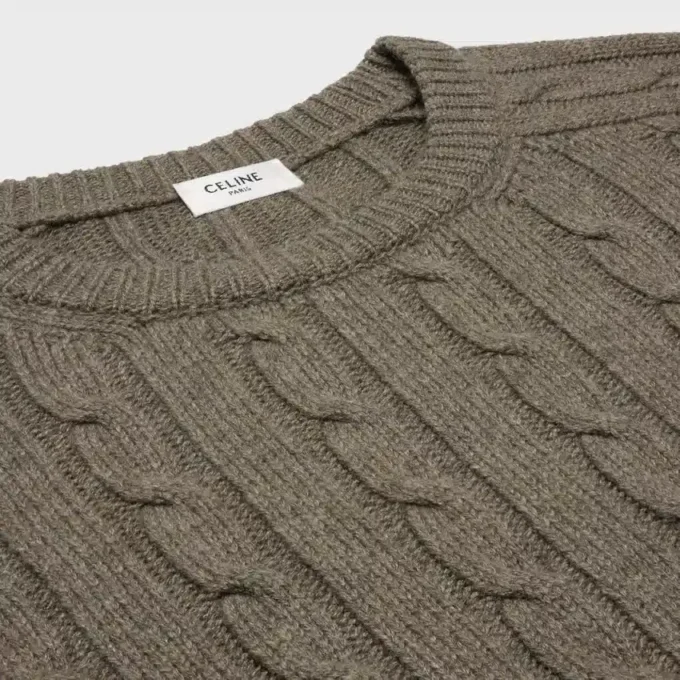 Triomphe-Pullover aus Kaschmir mit Zopfmuster Triomphe-Pullover aus Kaschmir mit Zopfmuster