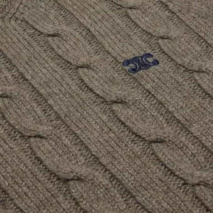 Triomphe-Pullover aus Kaschmir mit Zopfmuster Triomphe-Pullover aus Kaschmir mit Zopfmuster