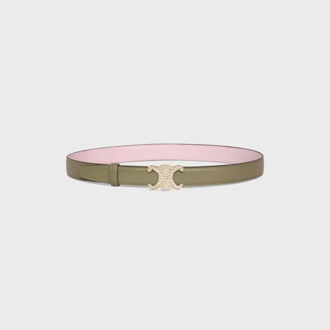 Triomphe-Schnalle aus Messing mit Strass & wendbarem 25-mm-Riemen aus Taurillon Triomphe-Schnalle aus Messing mit Strass & wendbarem 25-mm-Riemen aus Taurillon