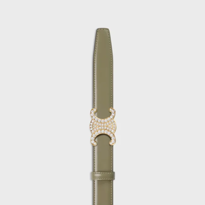 Triomphe-Schnalle aus Messing mit Strass & wendbarem 25-mm-Riemen aus Taurillon Triomphe-Schnalle aus Messing mit Strass & wendbarem 25-mm-Riemen aus Taurillon