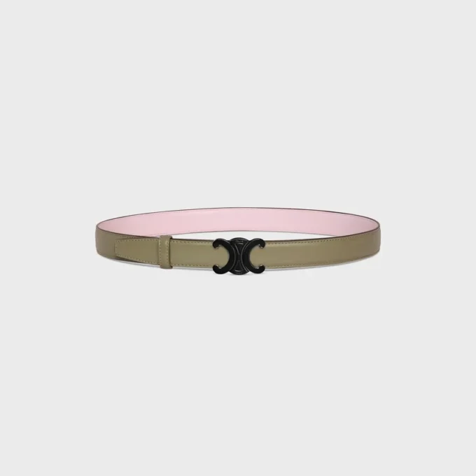 Triomphe-Schnalle aus Metall & wendbares Band 25 mm aus Taurillon Triomphe-Schnalle aus Metall & wendbares Band 25 mm aus Taurillon