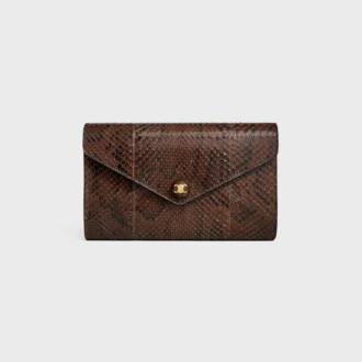 Umschlagbrieftasche an Kette aus Pythonleder Umschlagbrieftasche an Kette aus Pythonleder